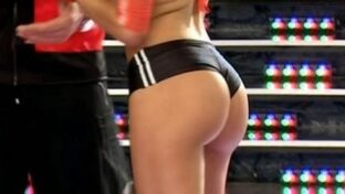 Barby Franco culo perfecto en hot shorts Bailando 2015 TV damageinc videos