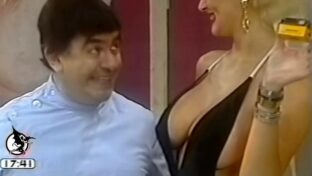 Amalia Yuyito González tetotas con pezones marcado y sideboob Hiperhumor TV damageinc videos