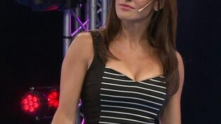Eleonora Wexler hermosas tetas en vestidito escotado Como Anillo al Dedo TV damageinc videos