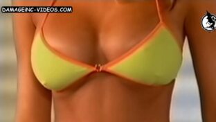 Karina Jelinek tetona underboob en bikini desfile Mar del Plata Moda Show 2003 damageinc videos