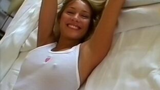 Pampita transparenta tetas y pezones en remera blanca portfolio Dominico TV damageinc videos