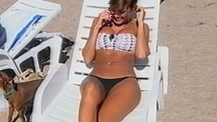 Silvina Luna en bikini tomando sol en la reposera damageinc videos