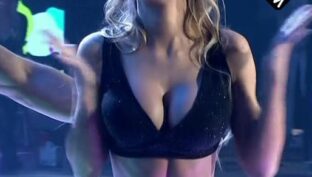 Camila Mendes Ribeiro hermosas tetas y culo Bailando 2016 TV damageinc videos