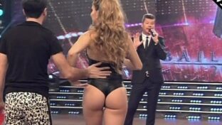 Josefina Oriozabala culo perfecto en tanga negra Bailando 2016 TV damageinc videos