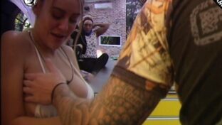 Yasmila Mendeguía le manosean las tetas en Gram Hermano 2016 TV damageinc videos