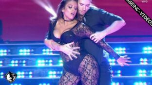 Barbie Vélez catsuit de encaje transparente escotado y culazo en tanga bailando 2016 TV damageinc videos