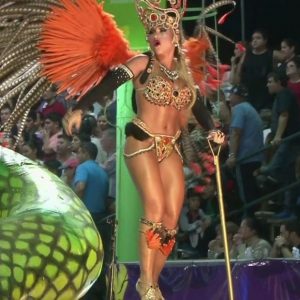 Sexy girls dancing at Carnaval de Corrientes 2017 (hot bodies !)