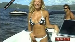 Adabel Guerrero en bikini y tanga blanca en una lancha damageinc videos