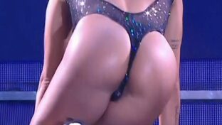 primer plano del papo de sol perez en tanga en el bailando damageinc videos famosas