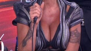 flor peña pechocha escote bailando 2018 damageinc videos famosas