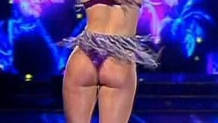 la cola de flor vigna en tanga violeta en el bailando damageinc videos famosas