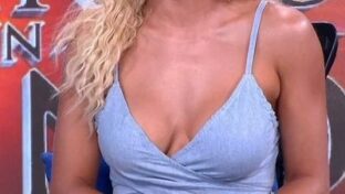 laurita fernandez escote hot vestido celeste damageinc videos famosas