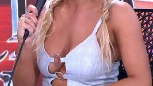 laurita fernandez escote tetas de costado damageinc videos famosas