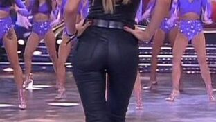 el orto de Pampita desfilando pantalones cuero damageinc videos famosas
