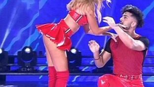 las piernas de mary del cerro en minifalda y botas rojas damageinc videos famosas