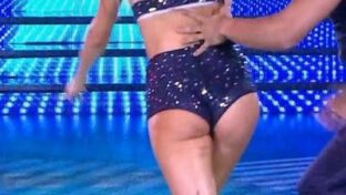la cola de maria del cerro en jean shorts damageinc videos famosas