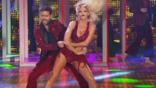 piernas y escote de macarena rinaldi disco bailando 2019 damageinc videos