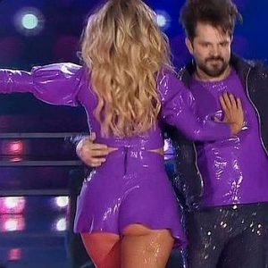 upskirt del culo de la modelo stefania roitman en minifalda bailando 2019 damageinc videos