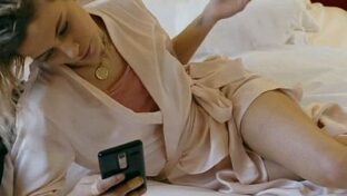 Justina Bustos sexy linegrie en la cama damageinc videos famosas