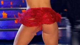 oops orto en tanga roja de Flor Vigna bailando 2019 damageinc videos