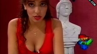 roxy vazquez escote hot TV argentina damageinc videos famosas