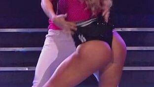 el culo de bianca iovenitti en hot shorts bailando cumbia damageinc videos