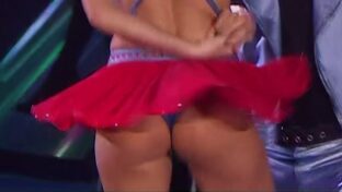 la raya del orto de noelia marzol upskirt en minifalda bailando 2019 damageinc videos