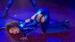 Flor Vigna culo para arriba en catsuit azul bailando 2019 damageinc videos