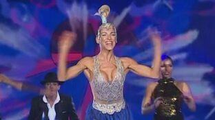 escote de macarena rinaldi vestida de odalisca bailando 2019 damageinc videos