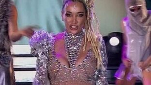 mora godoy vestida de vedette escotada bailando 2019 damageinc videos