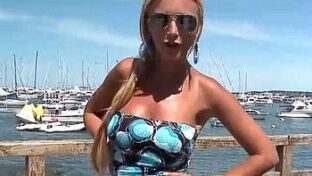 modelo uruguaya Patricia Fierro piernas escote vestido azul el garage tv damageinc videos