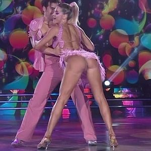 macarena rinaldi se levanta la pollera y muestra su culo en tanga bailando 2019 damageinc videos