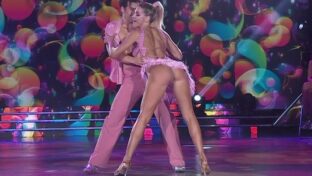 macarena rinaldi se levanta la pollera y muestra su culo en tanga bailando 2019 damageinc videos