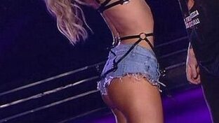 noelia marzol culo en shorts se quita la camisa bailando 2019 damageinc videos