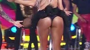 upskirt de la colita de noelia marzol en pollerita negra bailando 2019 damageinc videos
