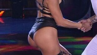 el culo de noelia marzol en mini shorts bailando 2019 damageinc videos