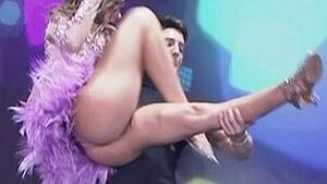 Charlotte Caniggia merengue duel in Super Bailando 2019