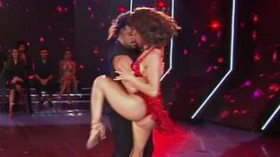flor vigna cuerpo escultural en trikini rojo bailando 2019 damageinc videos