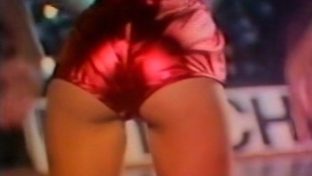 el culo de Adriana Brodsky shorts Hitachi publicidad damageinc mujeres