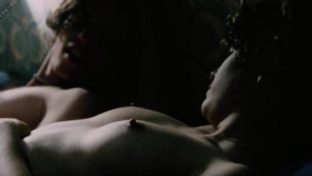 Antonella Costa desnuda en la cama cogiendo damageinc famosas