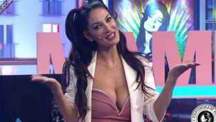 Silvina Escudero muestra los pechos vestido rosado damageinc famosas
