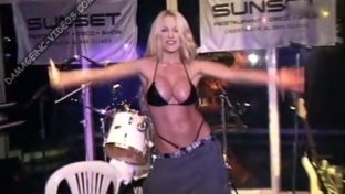 Dana Fleyser striptease boliche colegiala damageinc famosas