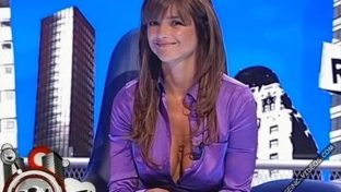 Araceli González escote sin corpiño en TV damageinc mujeres
