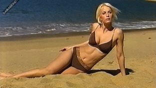 Ingrid grudke backtage en bikini playero damageinc famosas