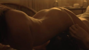Ailín Salas desnuda garchando en la cama damageinc mujeres película "Hija Unica"