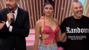 Anabel Sánchez morocha tetona escote trikini rosa Bailando 2023 damageinc famosas