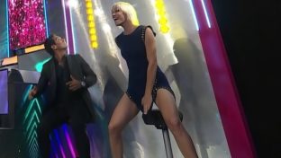 Ingrid Grudke upskirt vestido azul Bienvenidos a Bordo TV damageinc mujeres