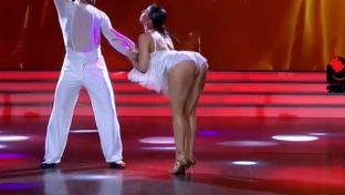 Martu Morales sacando culo en hot shorts Bailando 2023 damageinc famosas