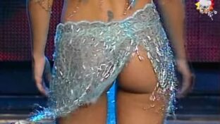 Victoria Vanucci culo upskirts Bailando 2006 damageinc videos