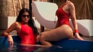 Mariana de Melo  y Pamela David morochas en el spa [x2]